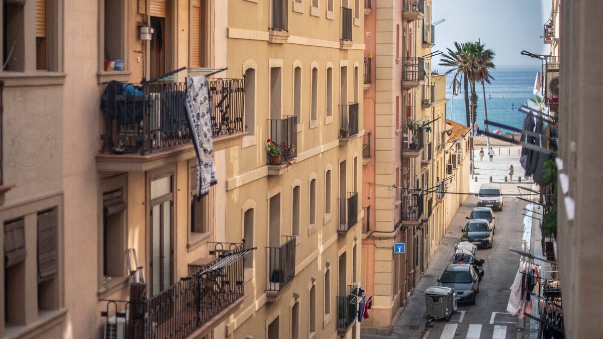 Barceloneta Apartment | 2 bed apartment in Barceloneta steps from the beach