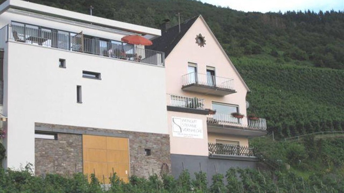 Senheim Apartment | 2-bed apartment "Pinot Noir Cabinet" - Vornhecke Winery