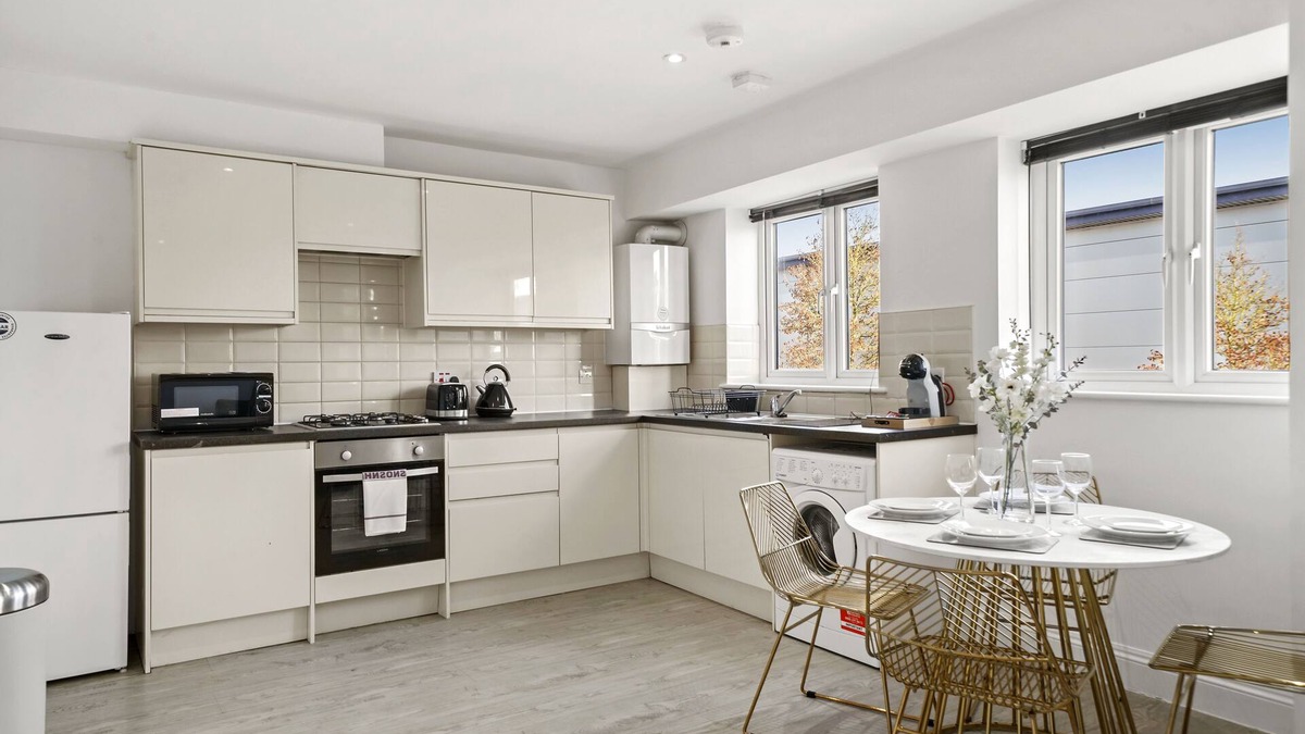 Uxbridge South Apartment | 2 Bed Apt|Leisure|Families|Uxbridge