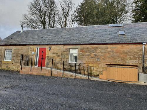 Cronberry House | 2-Bed Barn Hot Tub & Pet Friendly near Muirkirk