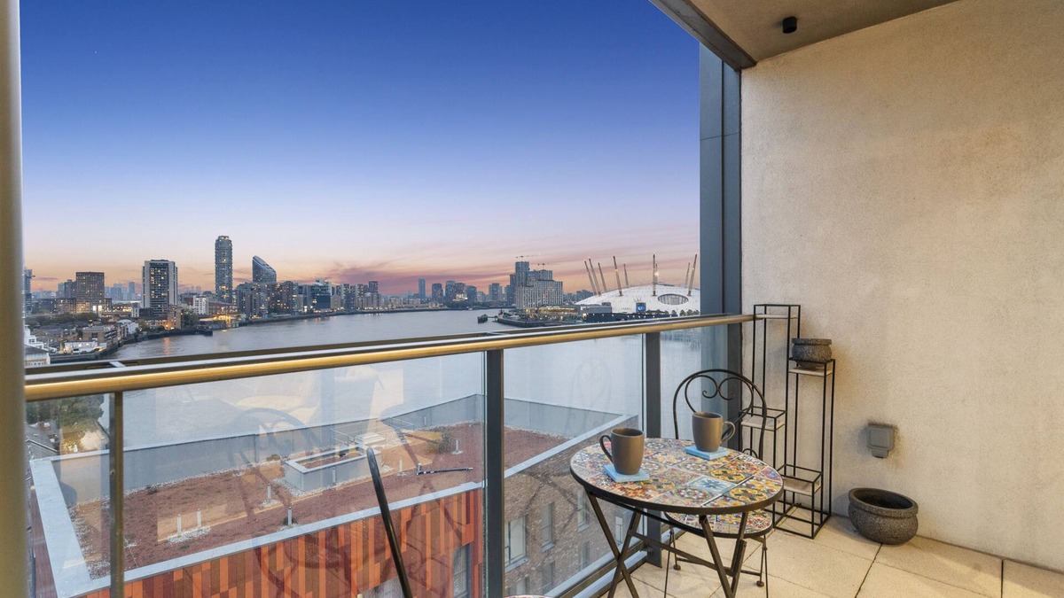 Canary Wharf Apartment | 2 Bed | Canary Wharf | Stunning Views