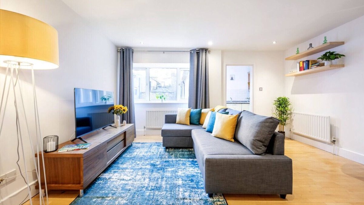 Covent Garden Apartment | 2-Bed City Gem in the heart of London Landmarks!