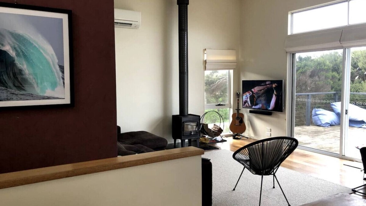 Smiths Beach House | 2 Bed Coastal Getaway - Walking distance to beach