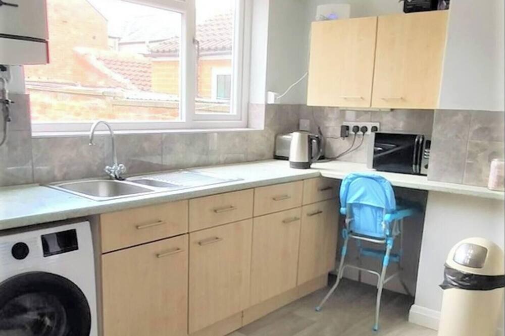 Darlington House | 2 Bed Darlington Townhouse, garden & free parking