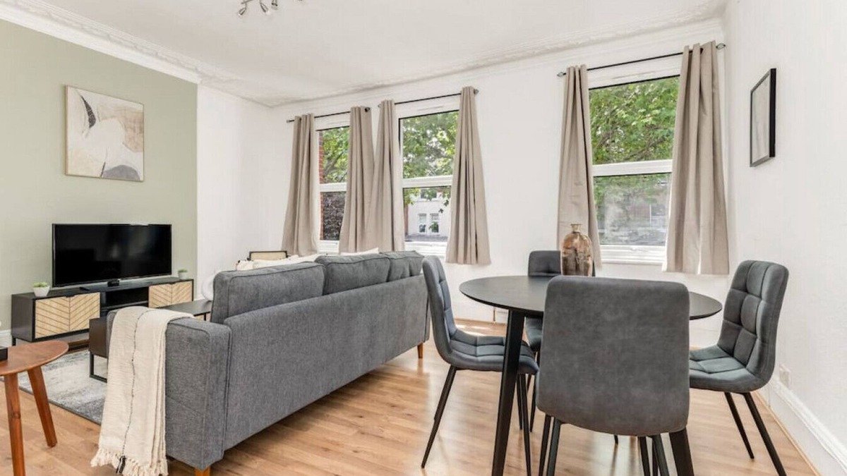 South Acton Apartment | 2 Bed Flat in Acton Town