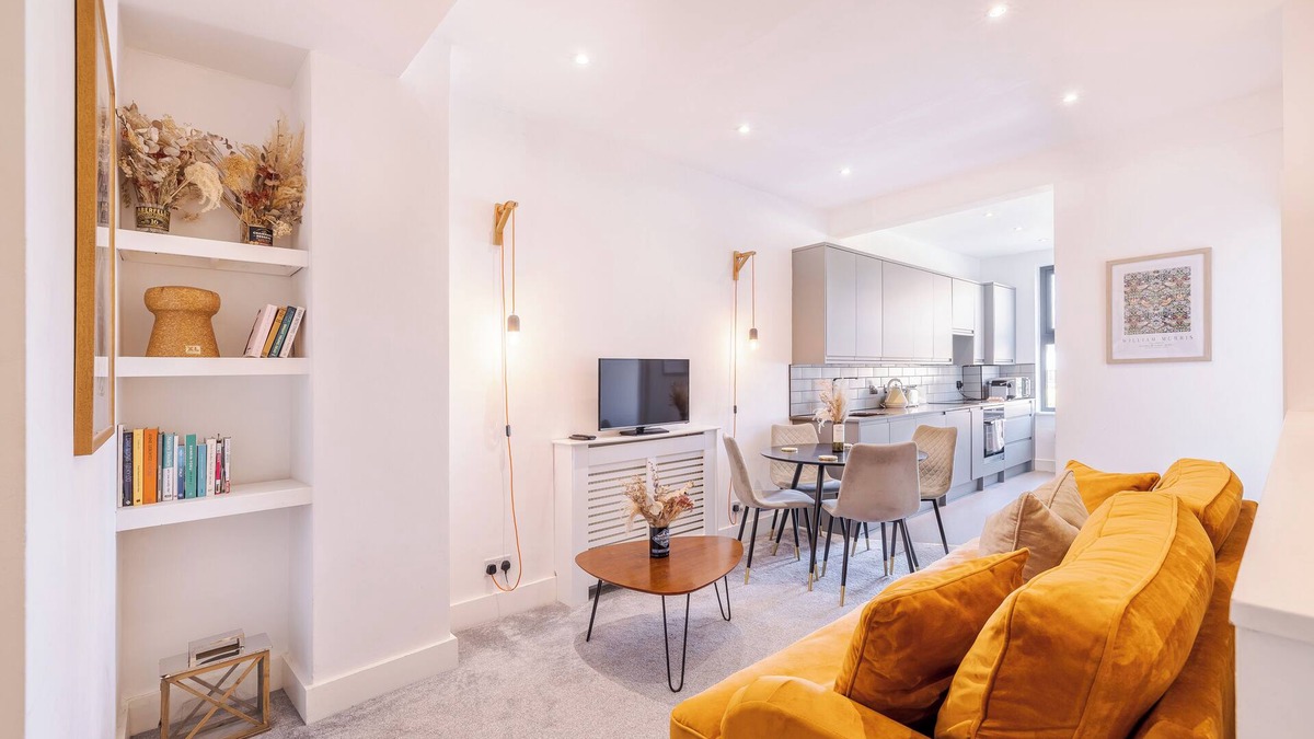 Fulham Broadway Apartment | 2 bed flat West Kensington/Fulham