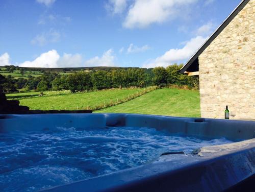 Pontypool House | 2 Bed in Abergavenny 42909