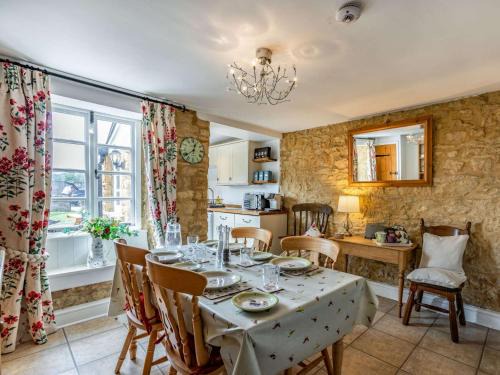 Bourton House | 2 Bed in Bourton-on-the-Water 29027