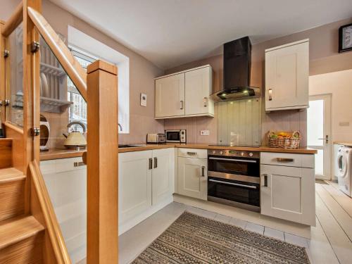 Llanstadwell House | 2 Bed in Neyland 43430