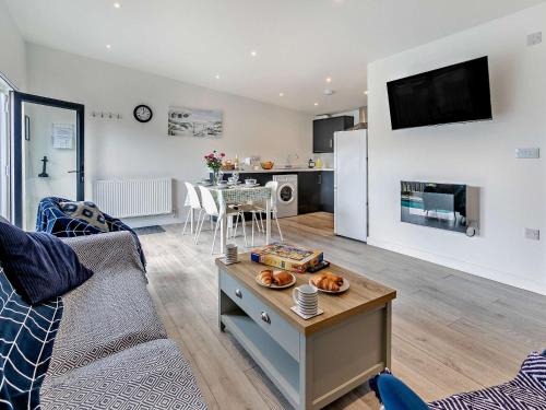 Camborne House | 2 Bed in Portreath 88826