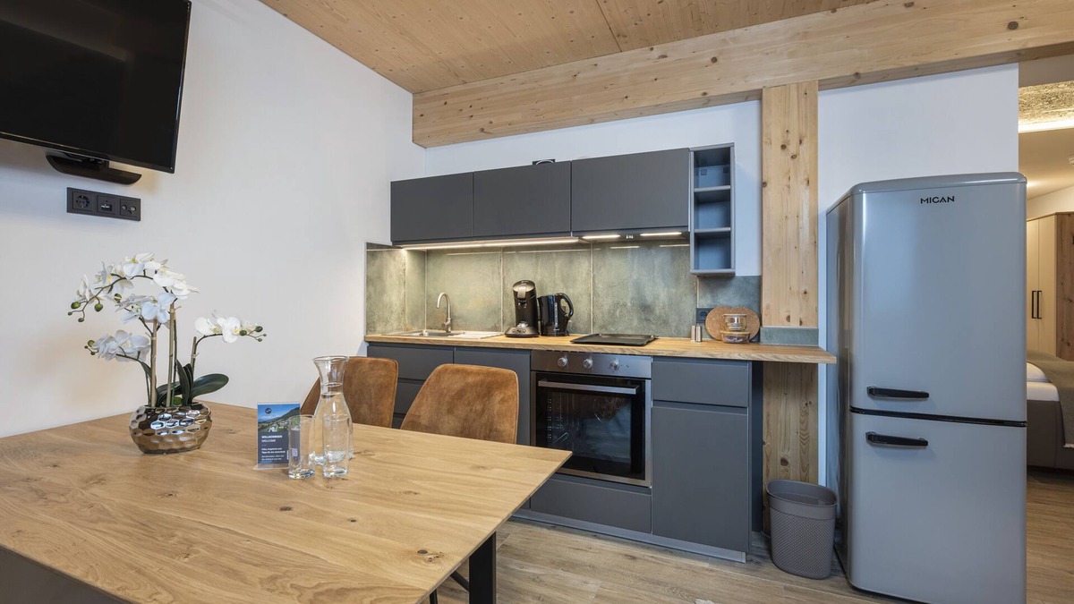 Alpendorf Apartment | 2 Bed Studio Superior Panorama