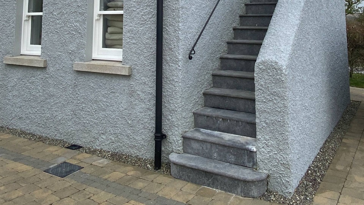 Kinsale Apartment | 2 Bed1st floor apartment with Valley and Sea Views