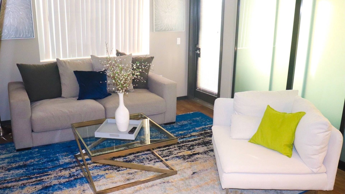 Irvine Business Complex Apartment | 2 Bedroom 2 Bath Modern style luxury Resort. Irvine Diamond center.