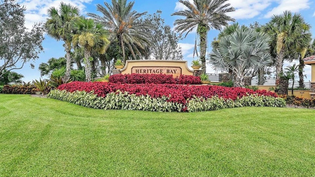 Naples Condo | 2 bedroom 2 bath Terrace Condo with Lanai, Pools, Golf Club, Tennis Club & more