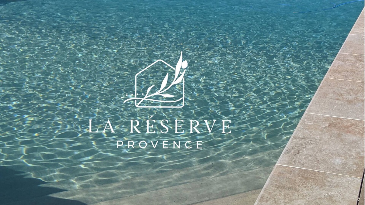 Vaugines Apartment | 2 Bedroom, 2 bathroom apartment near Lourmarin - Apartment 2
