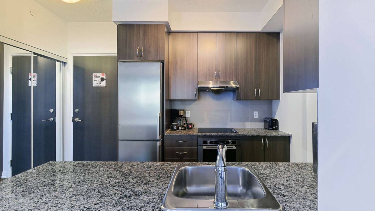 Henry Farm Apartment | 2 Bedroom/2 Bathroom Suite
