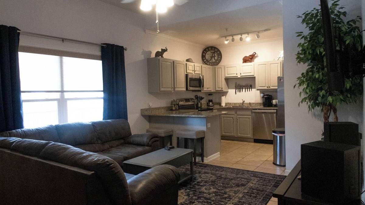 Tuscaloosa Condo | 2 bedroom/2 bathroom blocks from the stadium!