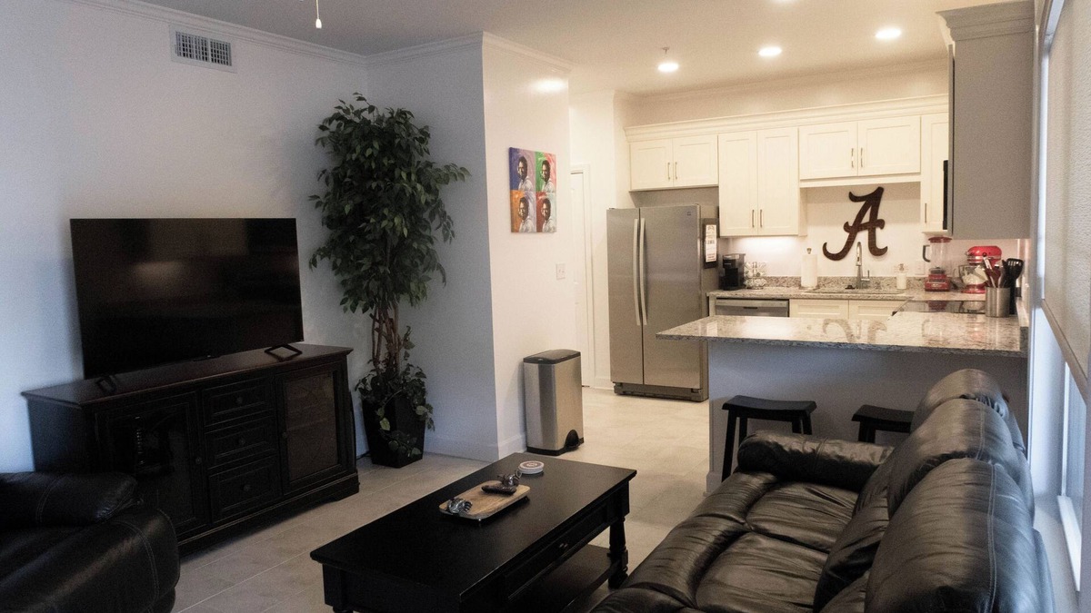 Tuscaloosa Condo | 2 bedroom/2 bathroom , 2 blocks from everything Tuscaloosa!