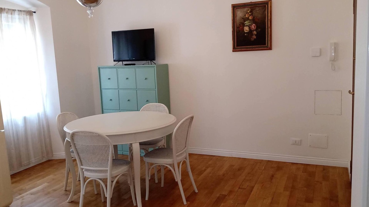 Barriera Vecchia-San Giacomo Apartment | 2-bedroom, 4-guest apartment in historic area of Trieste in 19th century style