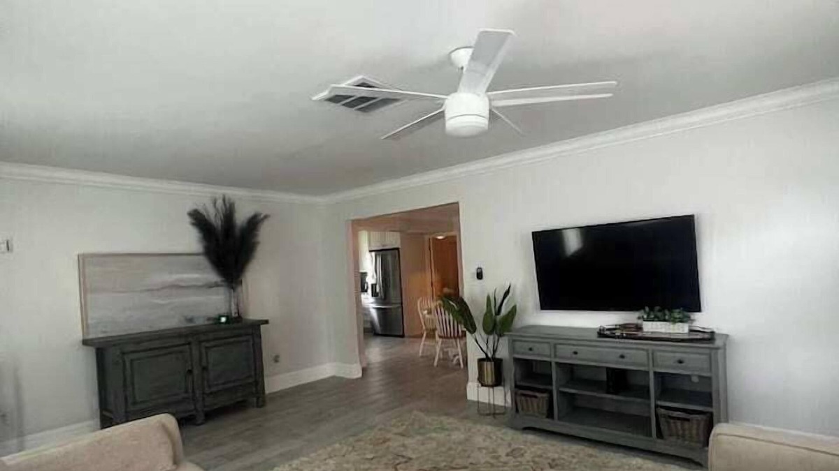 Ridge Lakes Apartment | 2 Bedroom 661657 by Houzlet