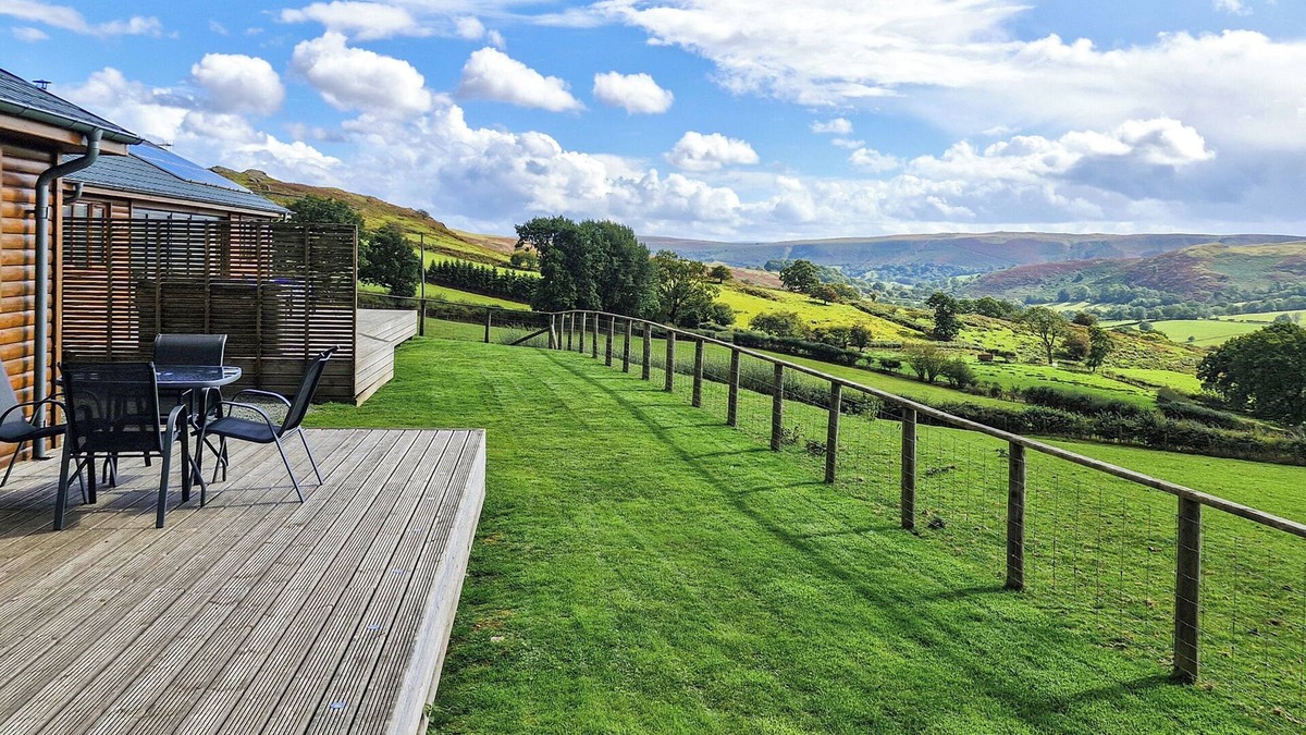 Disserth and Trecoed Cottage | 2 bedroom accommodation in Howey, near Llandrindod Wells