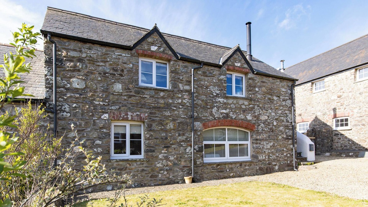 Haverfordwest Cottage | 2 bedroom accommodation in Mathry, near St Davids