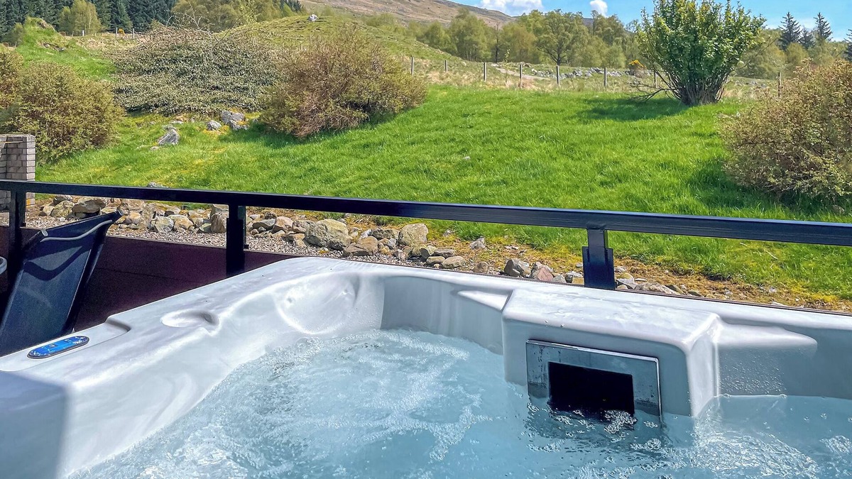 Clova Ski Chalet | 2 bedroom accommodation in Nr Kirriemuir