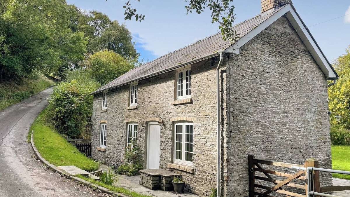 Builth Wells Cottage | 2 bedroom accommodation in Rhulen, near Builth Wells
