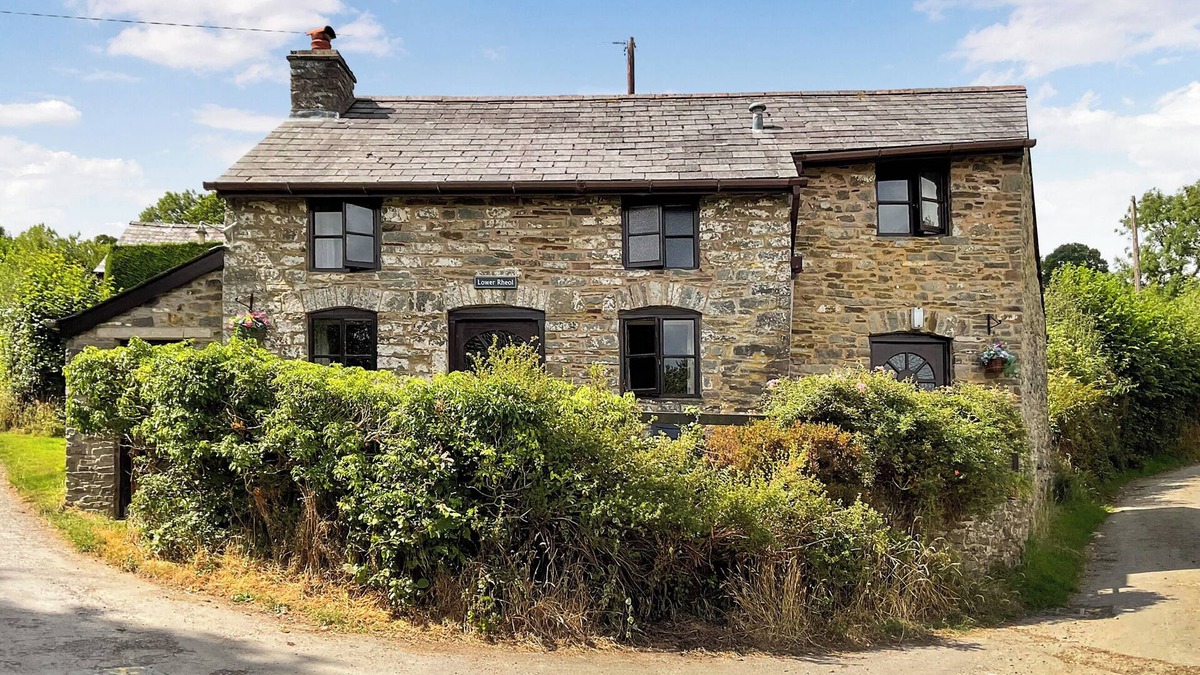 Builth Wells Cottage | 2 bedroom accommodation in Crickadarn, near Brecon