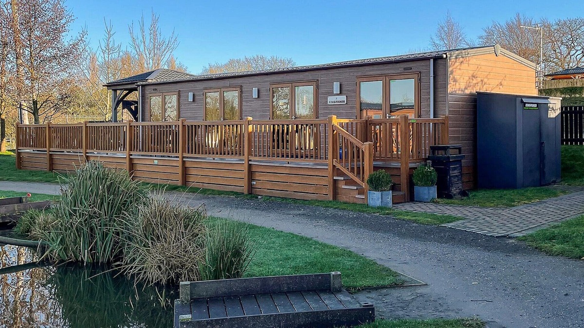 Caistor Cabin | 2 bedroom accommodation in Caistor, Market Rasen