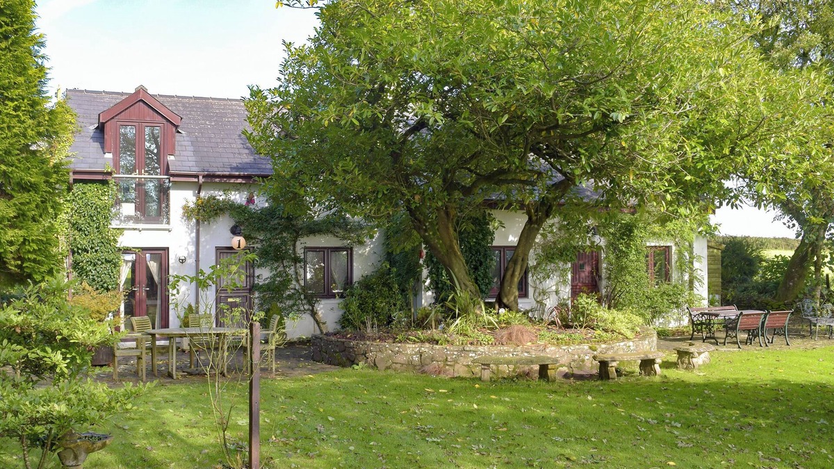 Wiseman's Bridge Cottage | 2 bedroom accommodation in near Kilgetty
