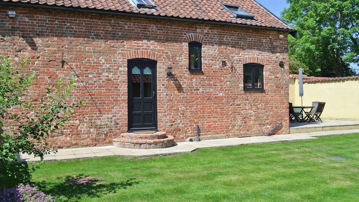 Attleborough Cottage | 2 bedroom accommodation in Great Ellingham, near Attleborough
