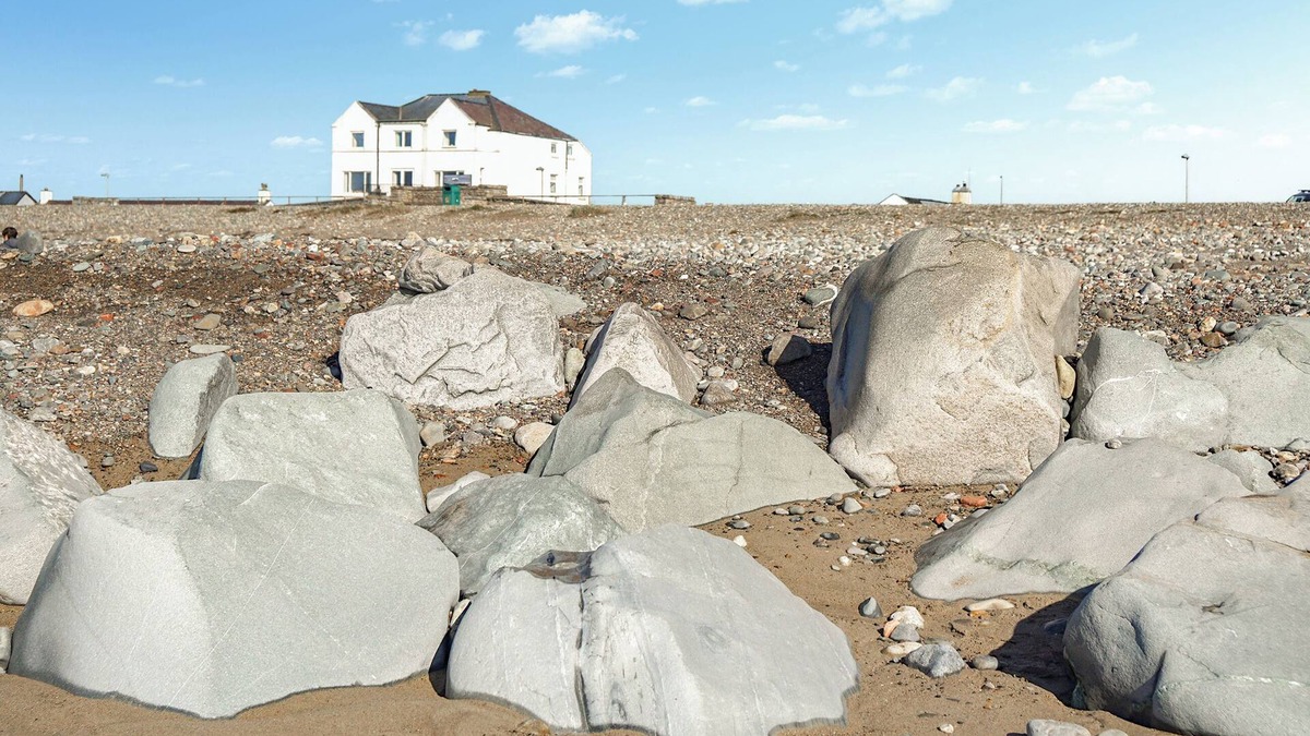 Dinas Dinlle Apartment | 2 bedroom accommodation in Caernarfon