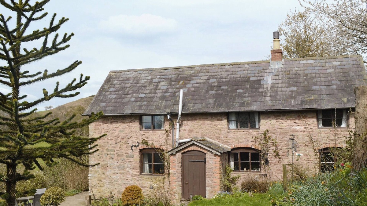 Clee Saint Margaret Cottage | 2 bedroom accommodation in Clee St Margaret, near Ludlow