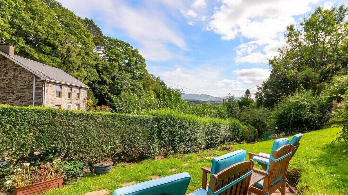 Prenteg Cottage | 2 bedroom accommodation in Prenteg, near Porthmadog