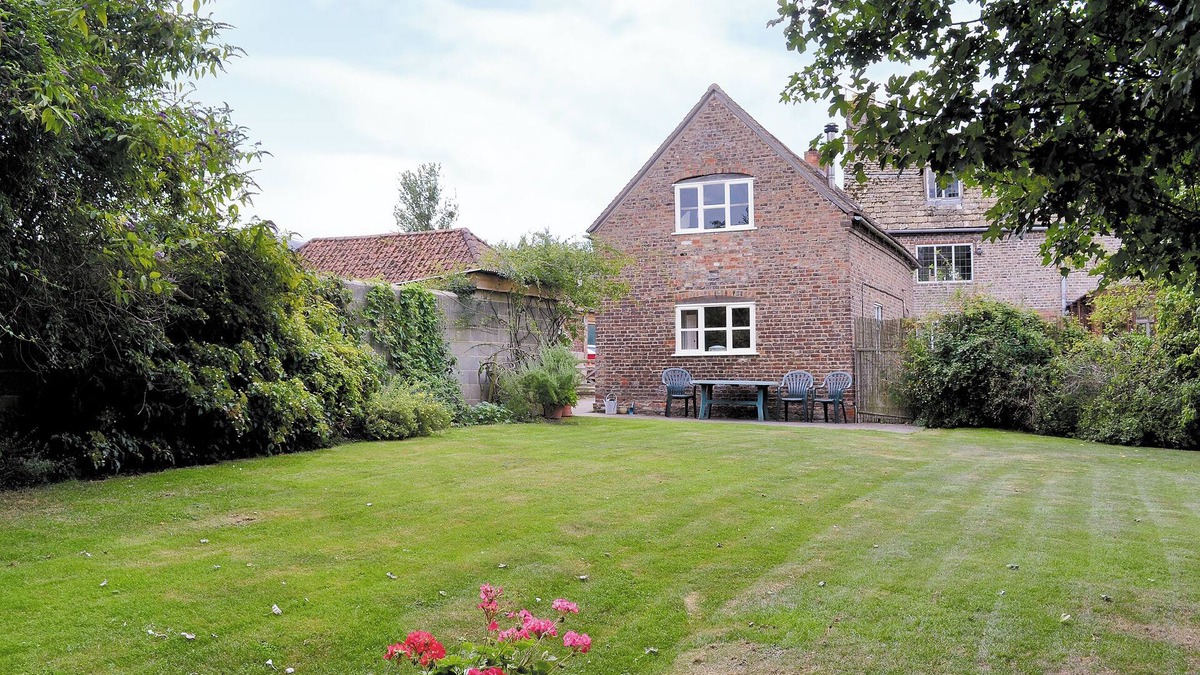 Whitminster Cottage | 2 bedroom accommodation in Whitminster