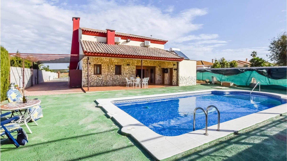 La Carlota House | 2 bedroom accommodation in La Carlota