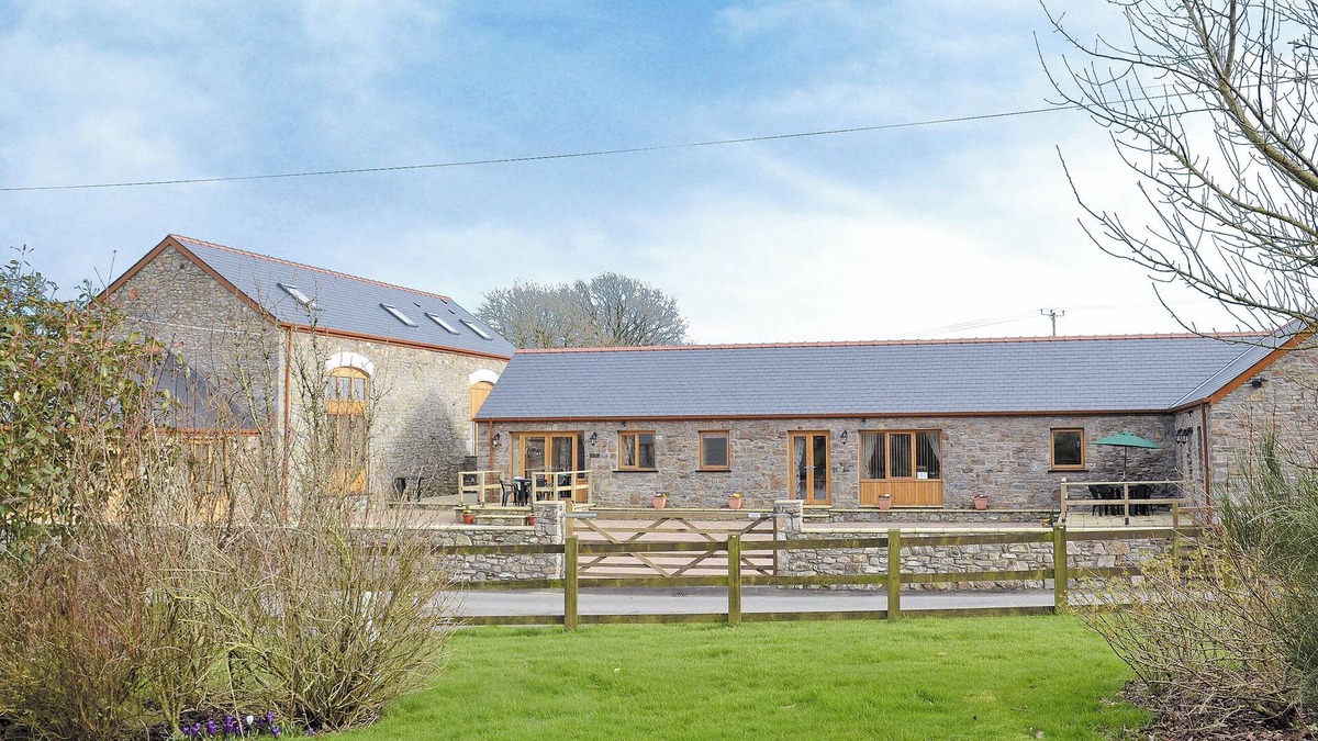 Carmarthen Cottage | 2 bedroom accommodation in Carmarthen
