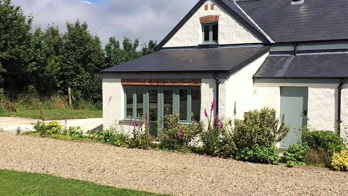 Dwrbach Cottage | 2 bedroom accommodation in Dwrbach, near Fishguard