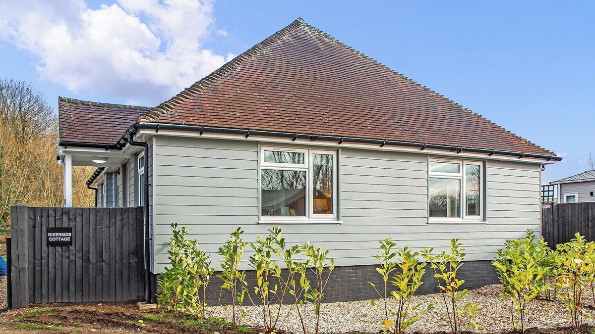 Hoddesdon Cottage | 2 bedroom accommodation in Hoddesdon