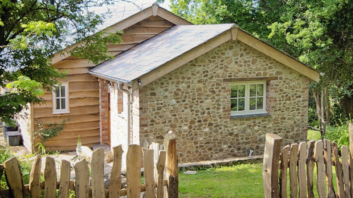 Raymonds Hill Cottage | 2 bedroom accommodation in Axminster, near Lyme Regis