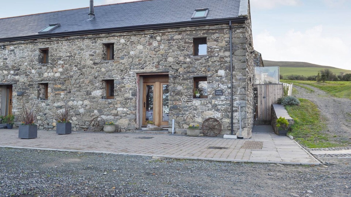 Ballaugh Cottage | 2 bedroom accommodation in Rhen Cullen, near Kirk Michael