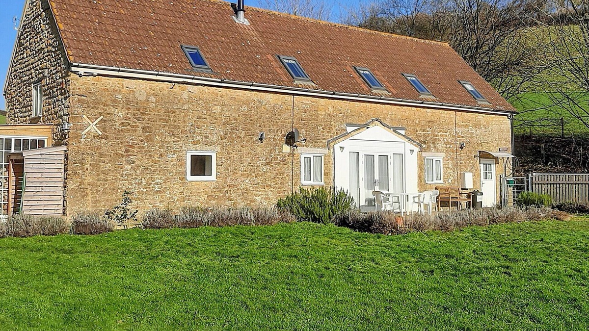 West Milton Cottage | 2 bedroom accommodation in Bridport
