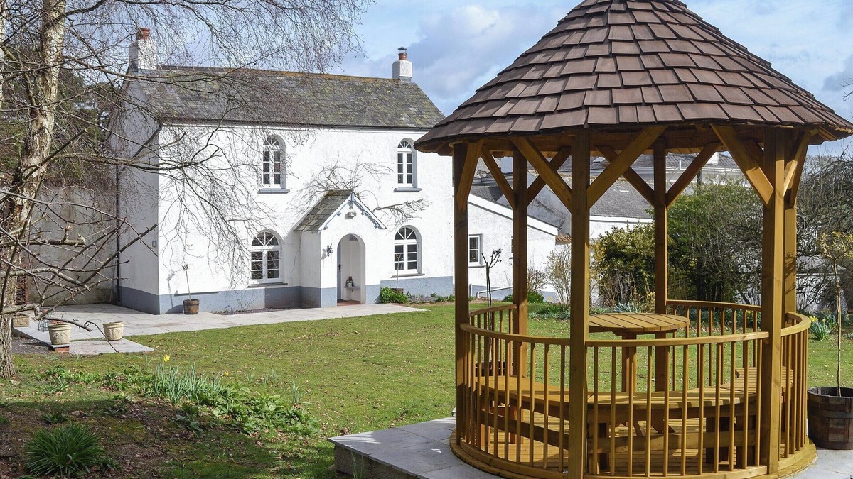 Crediton Cottage | 2 bedroom accommodation in Bow, near Crediton