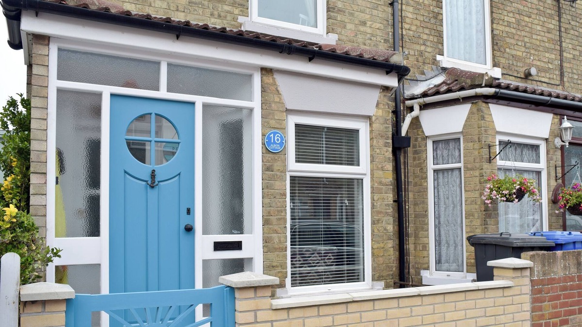 Lowestoft Cottage | 2 bedroom accommodation in Pakefield, near Lowestoft