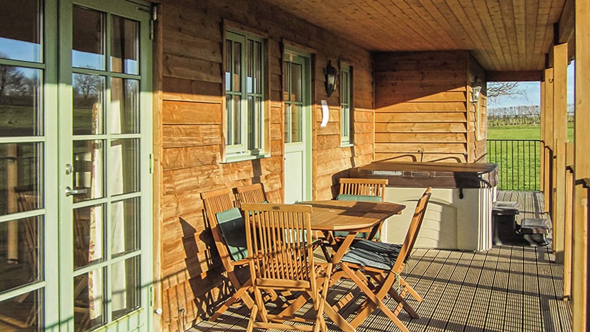 Palgrave Ski Chalet | 2 bedroom accommodation in Palgrave, Diss