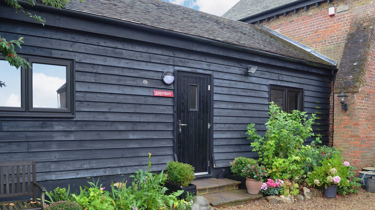 Rochester Cottage | 2 bedroom accommodation in Cooling, near Rochester