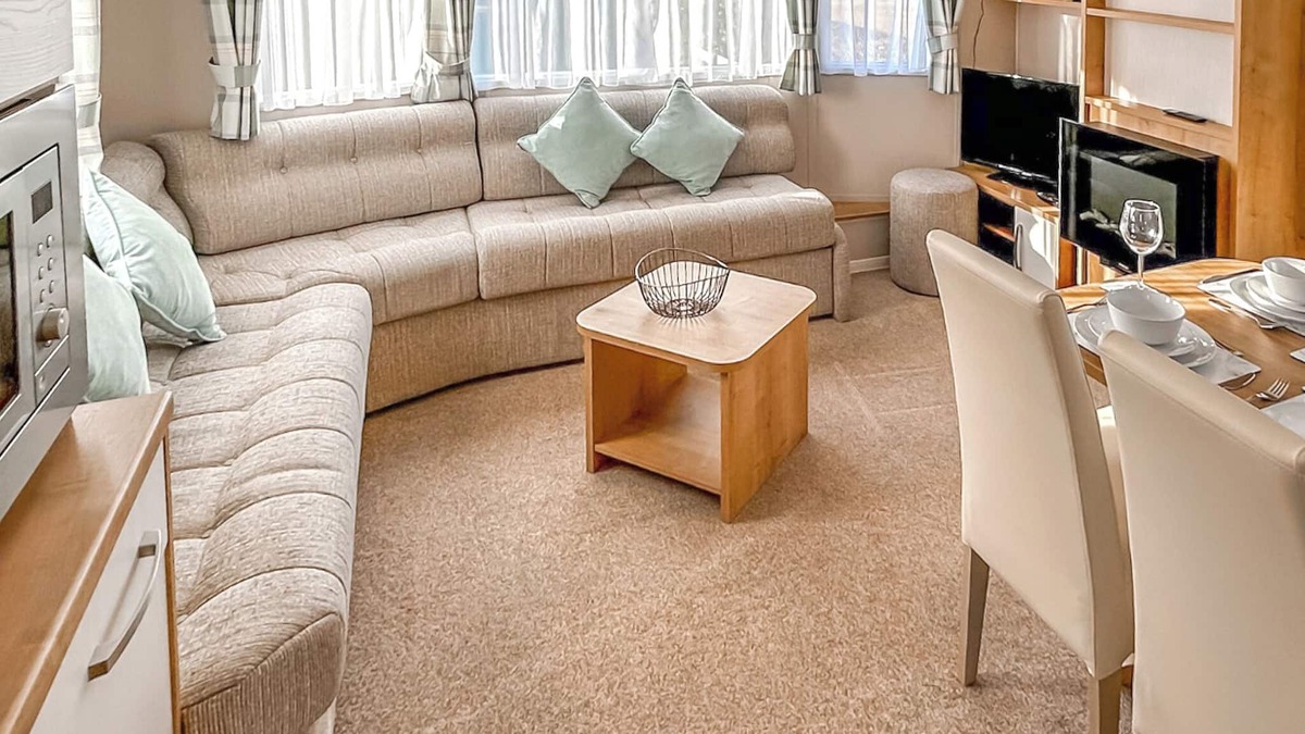 Ningwood House | 2 bedroom accommodation in Newbridge, Nr Yarmouth