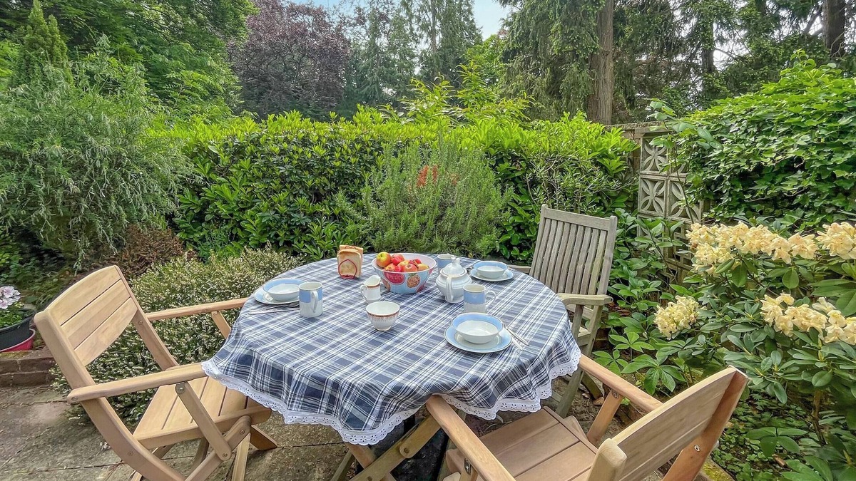 Dorking Cottage | 2 bedroom accommodation in Dorking