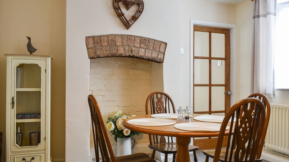 Enderby Cottage | 2 bedroom accommodation in Enderby